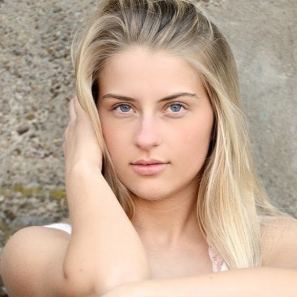 Meet your Posher, Zoe