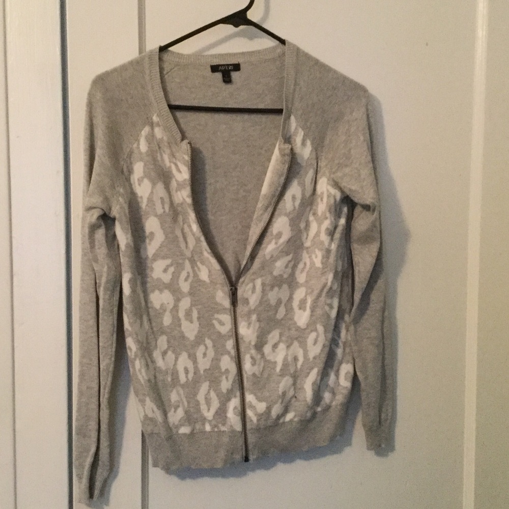 Sweater from apt 9