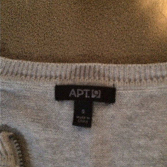 Sweater from apt 9 - Picture 2 of 2