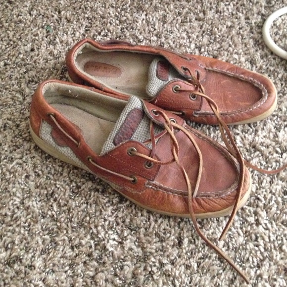 Authentic Sperry topsider boat shoes; leather