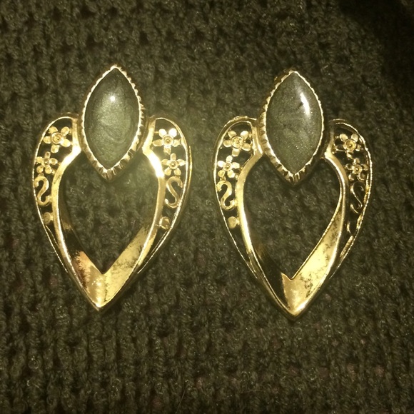 Gorgeous gray/green pierced earrings. Must bundle