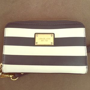 Michael Kors Jet Set Travel wallet wristlet
