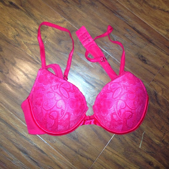 red lace bra