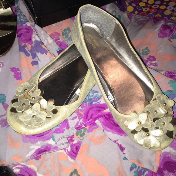Gold flats