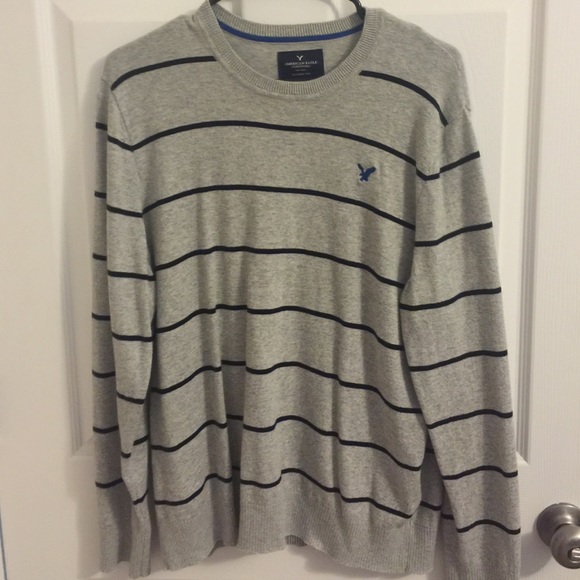 Men's American Eagle Classic Fit sweater!