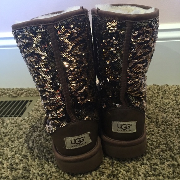 Cheetah/silver Uggs. The sequins change!!