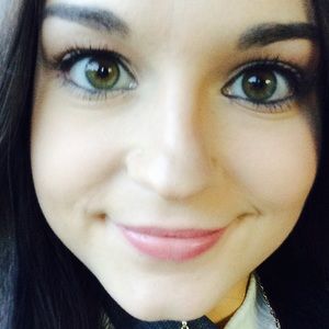 Meet your Posher, Ella