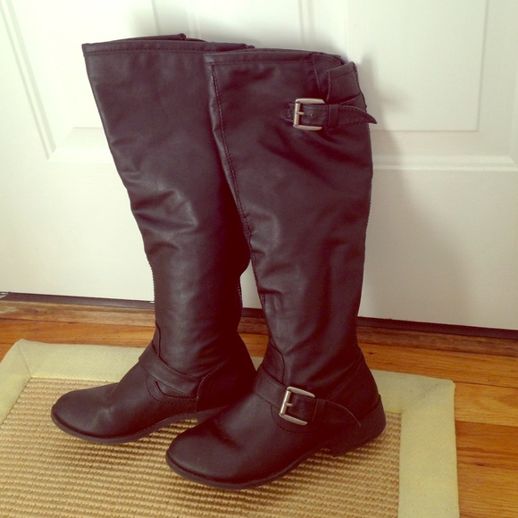 New high Steve Madden zip up boots