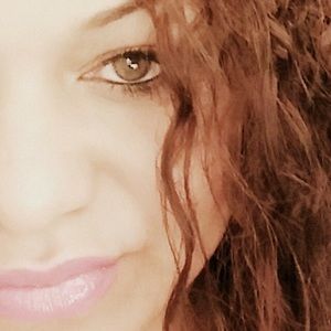 Meet your Posher, Desiree