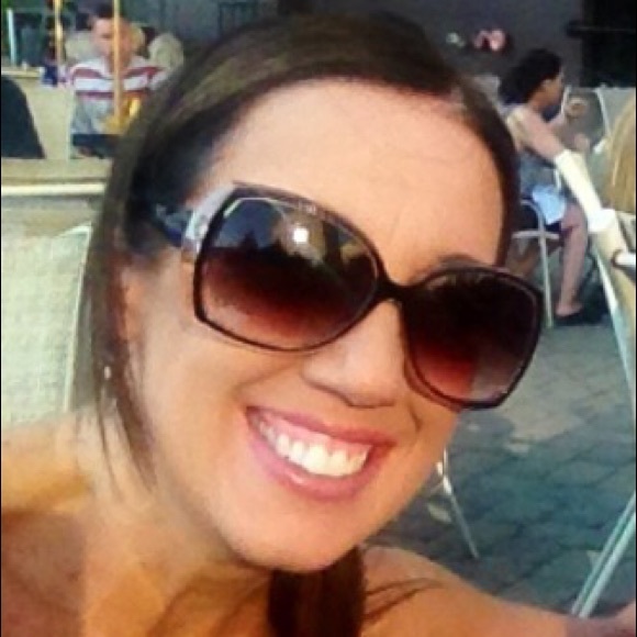 Meet your Posher, Jennifer - Picture 1 of 1