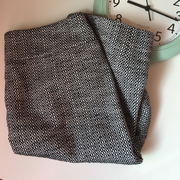 Loft tweed pencil skirt. Offers welcome