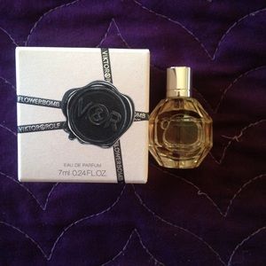 Viktor & Rolf flowerbomb perfume