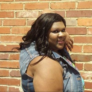 Meet your Posher, Monica