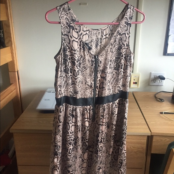 Snakeskin dress - Picture 2 of 4