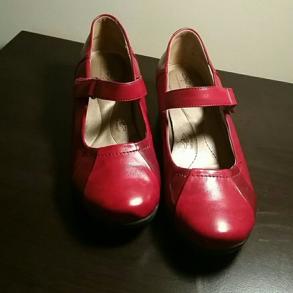 Wide Width Soft Style Mary Jane shoes