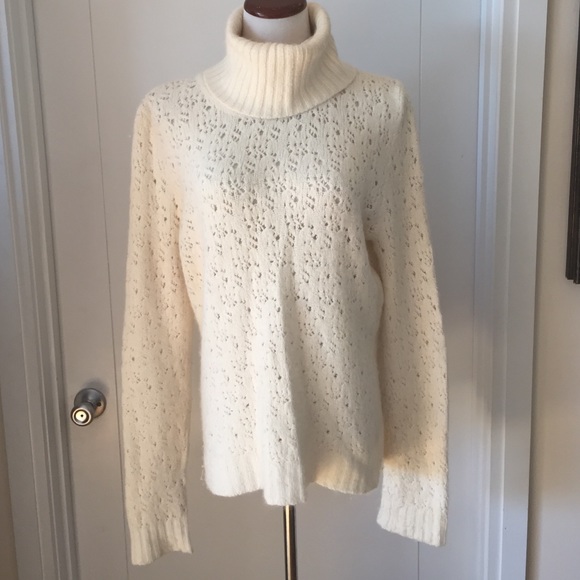 Kenneth Cole Sweaters - Kenneth Cole angora turtle neck.