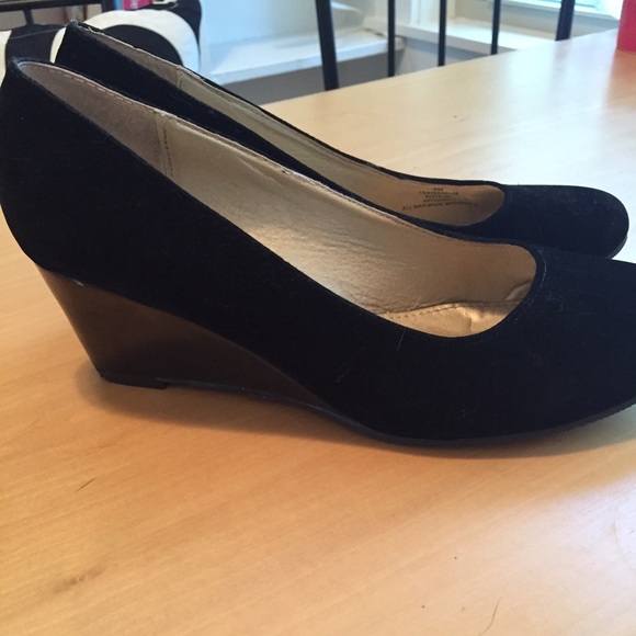 Wedge black heels