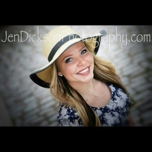 Meet your Posher, Janelle