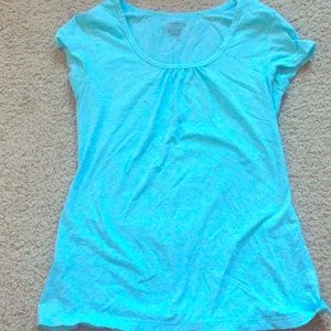 A blue T shirt from old navy