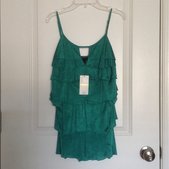 Ruffle layered tank top jersey