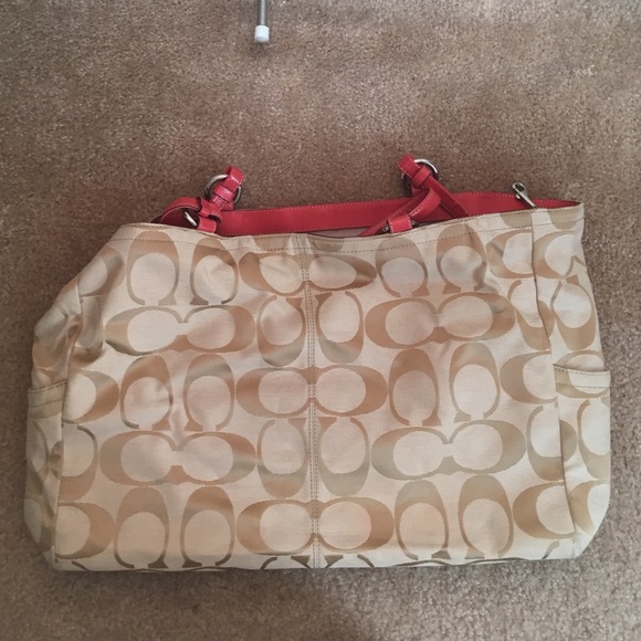 Perfect Traveling Bag!!