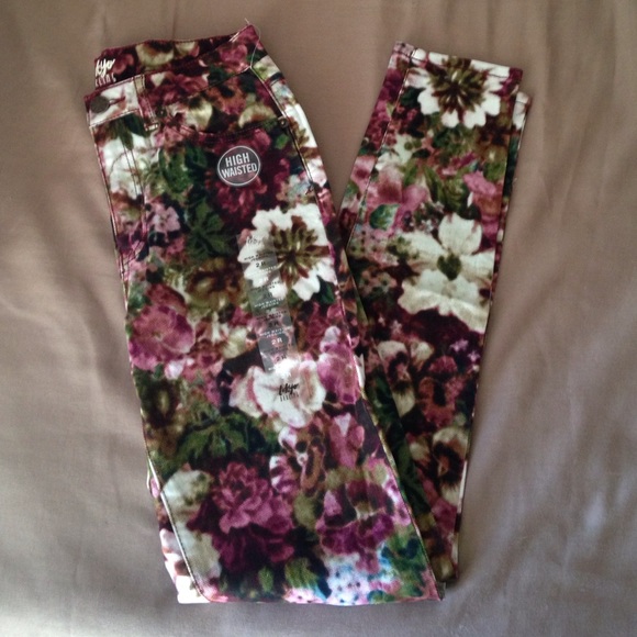 Brand new high rise jegging!