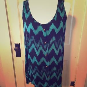 Cute turquoise top