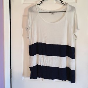 Cream and navy top. Great conditiion