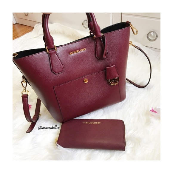 Michael Kors Greenwich Merlot - Picture 2 of 3