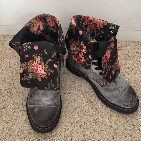 Dr. Martens Triumph 1914 black boot