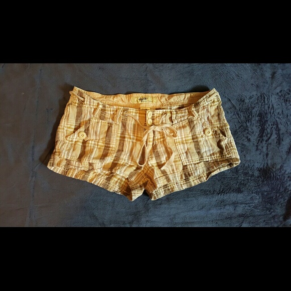 Cute shorts size medium!