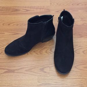 Old Navy Black Booties