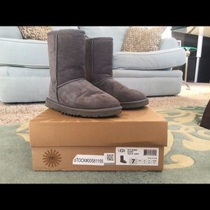 Classic Short Grey Uggs