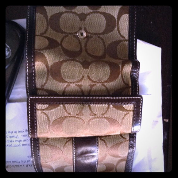 Coach signature wallet with 6 card holder