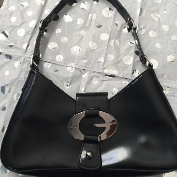 ✨GUESS SHINY LEATHER PURSE✨