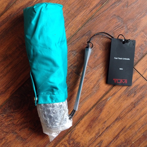 tumi umbrella small