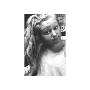 Meet your Posher, Hallie