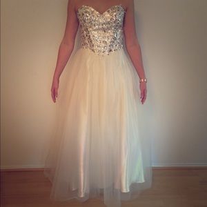 BRAND NEW PROM DRESS SZ 3/4
