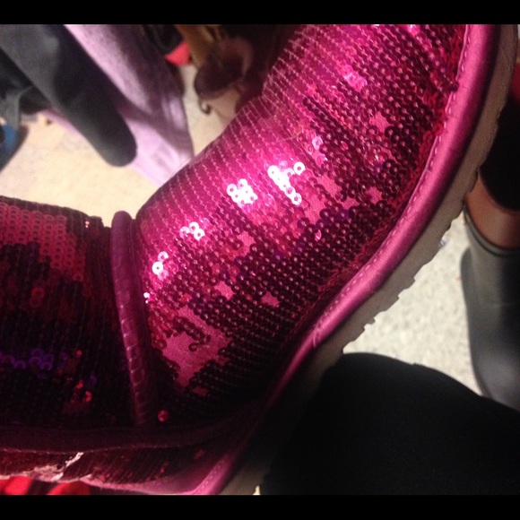 PINK SPARKLE UGGS 💖 - Picture 3 of 4