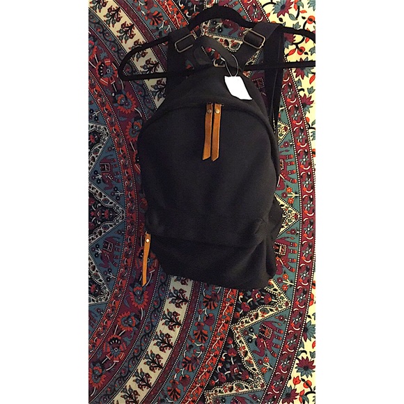 🚫SOLD🚫Back pack 💕 - Picture 2 of 4