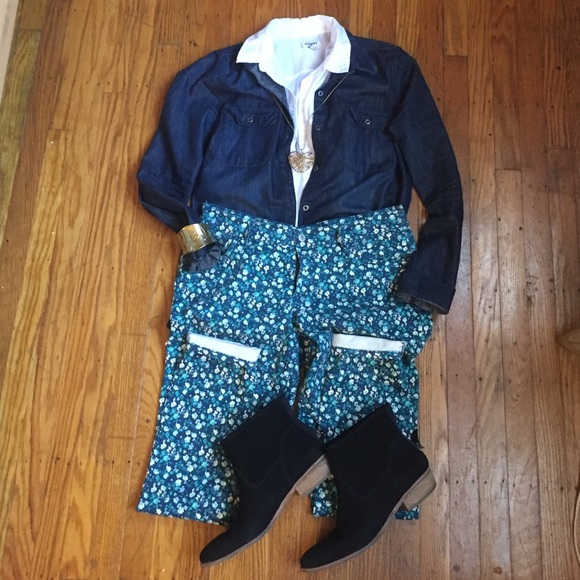Old Navy Denim - FINAL MARKDOWN Floral jeans