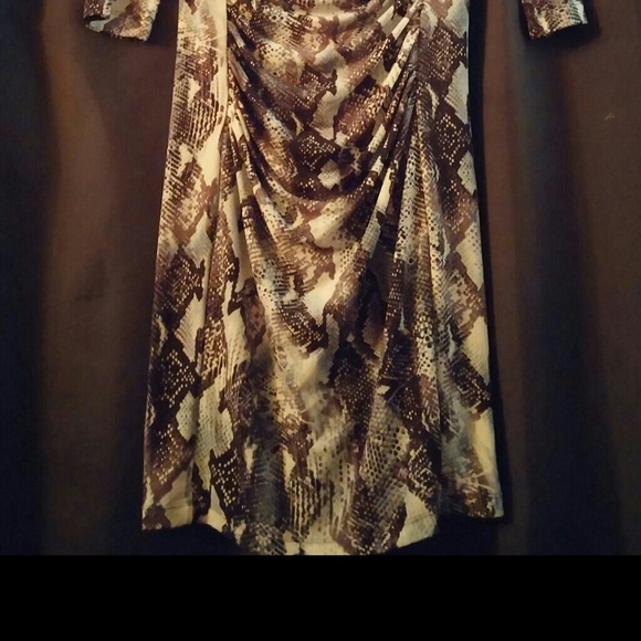 Dress ๐ - Picture 2 of 2