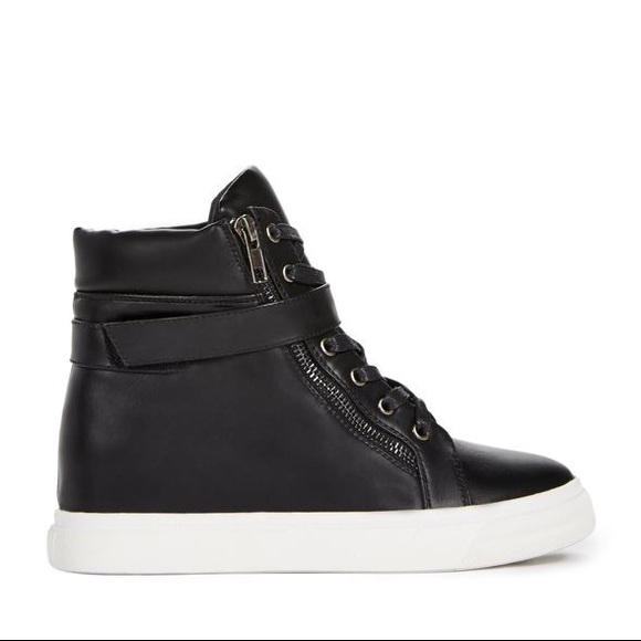 Black High Top "Zannia" Sneaker