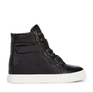 Black High Top "Zannia" Sneaker