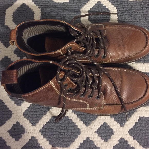 SOLD! Crevo buck boots, lace up, size men's 9 1/2
