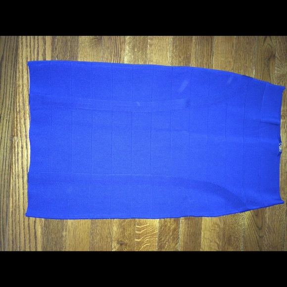 Bebe midi skirt additional pics - Picture 4 of 4