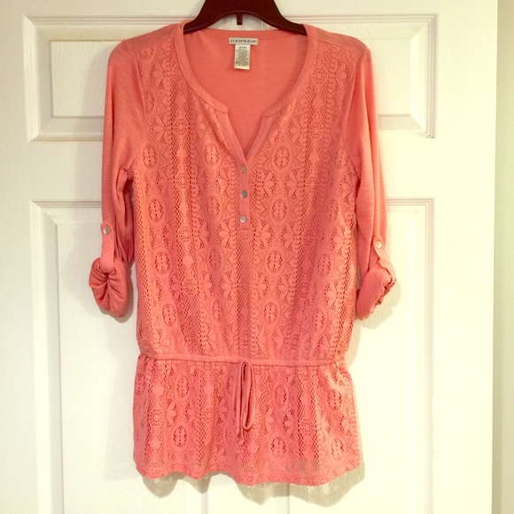 Adorable low waist long top with sizeable sleeves