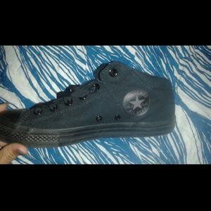 Boys Converse (fits size 8-9 womens!)