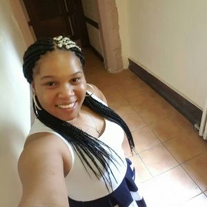 Meet your Posher, Kira