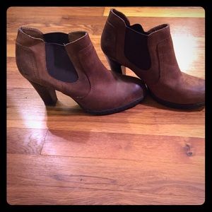 Born booties with heels - excellent condition